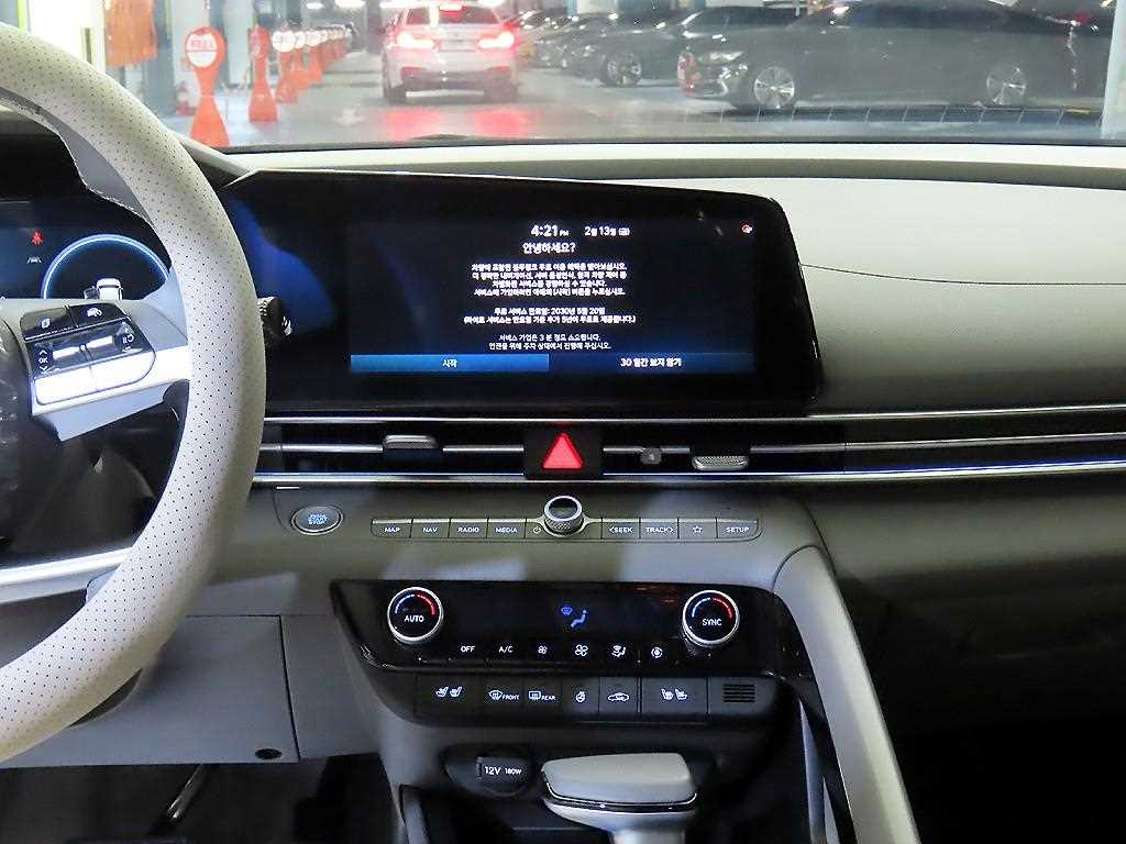 HYUNDAI Avante - Vista 11