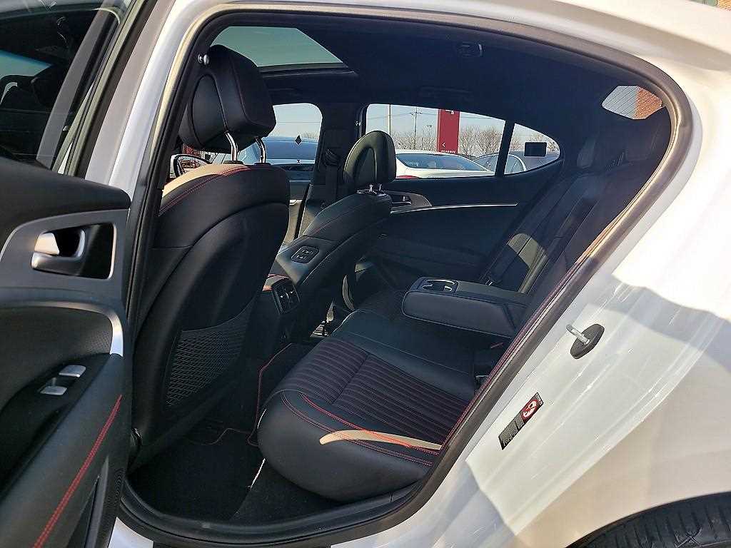 Genesis G70 - Vista 7