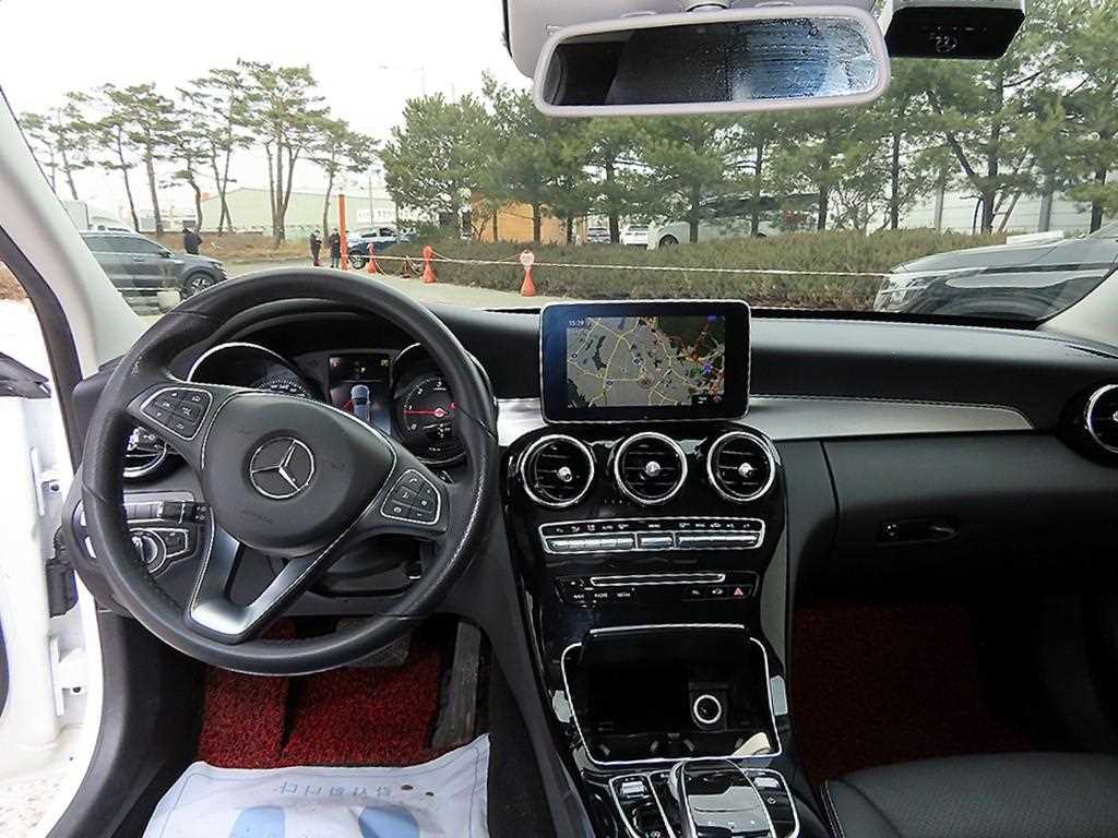 Mercedes Benz C Class - Vista 7