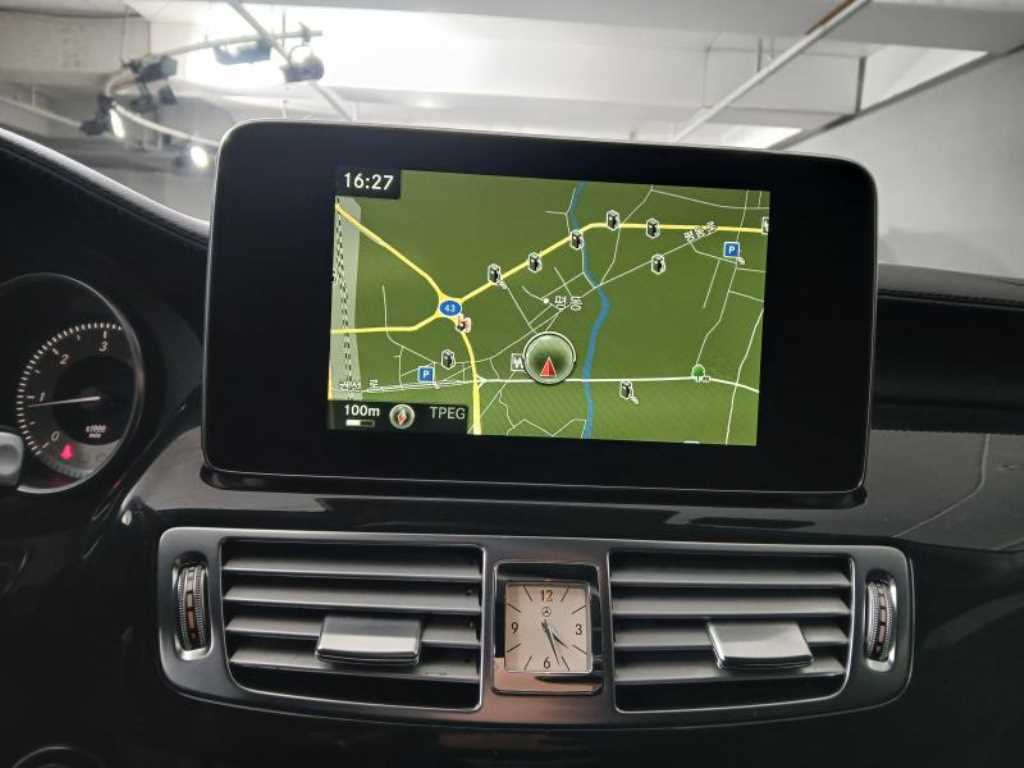 Mercedes Benz CLS Class - Vista 12