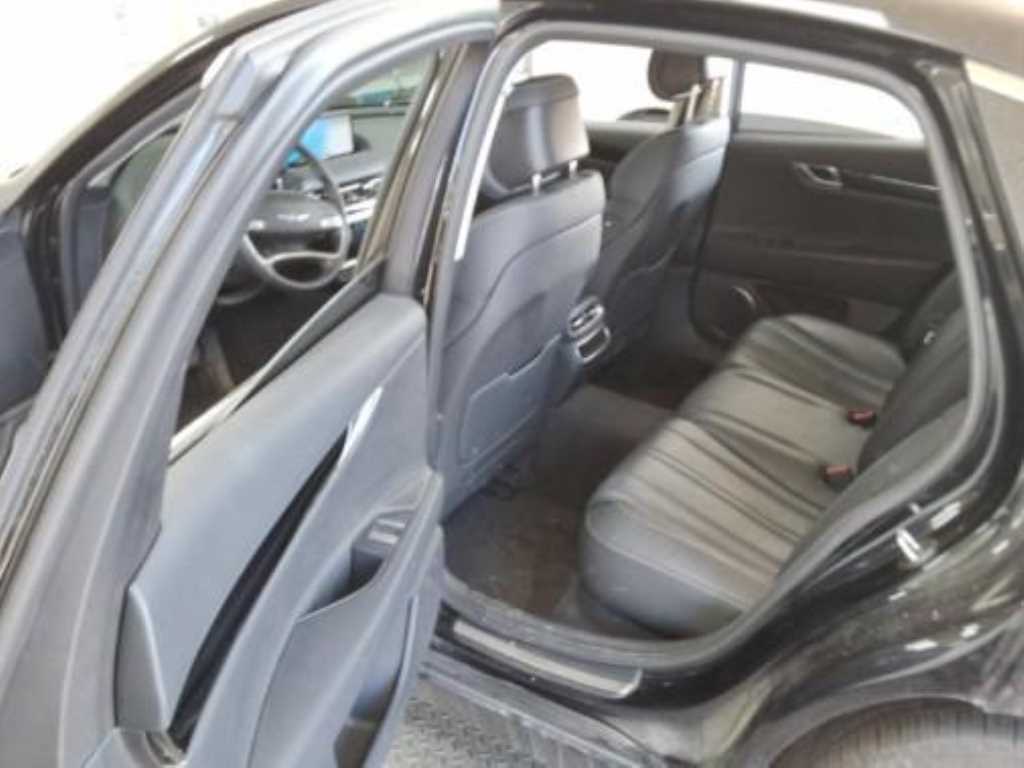 Genesis G80 - Vista 9