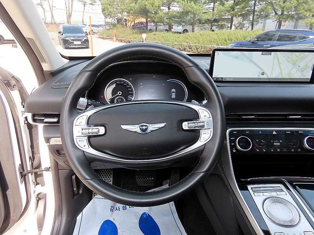 Genesis GV80 - Vista 8