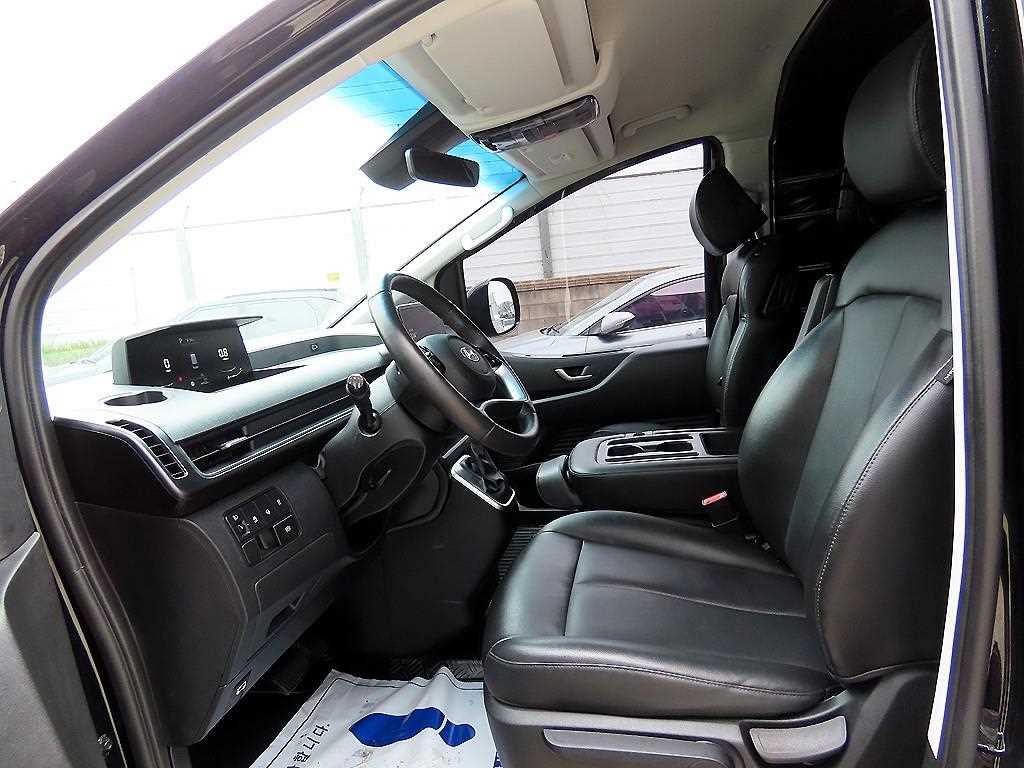 HYUNDAI Staria - Vista 5