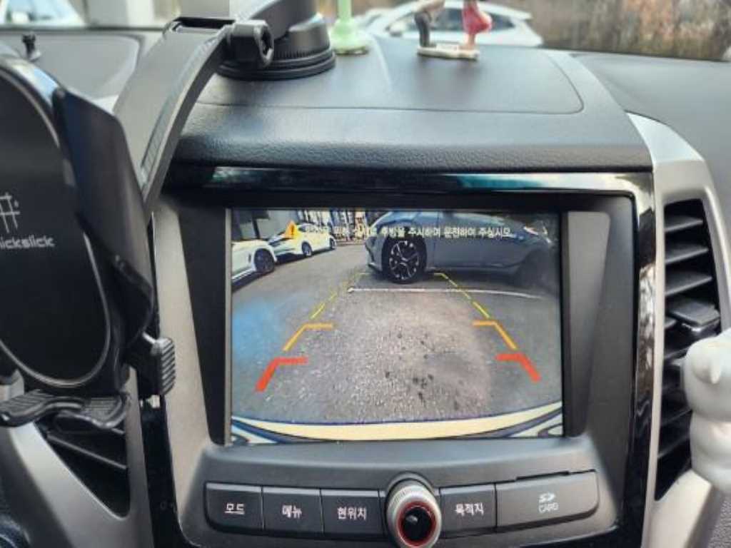 Ssangyong Tivoli - Vista 8