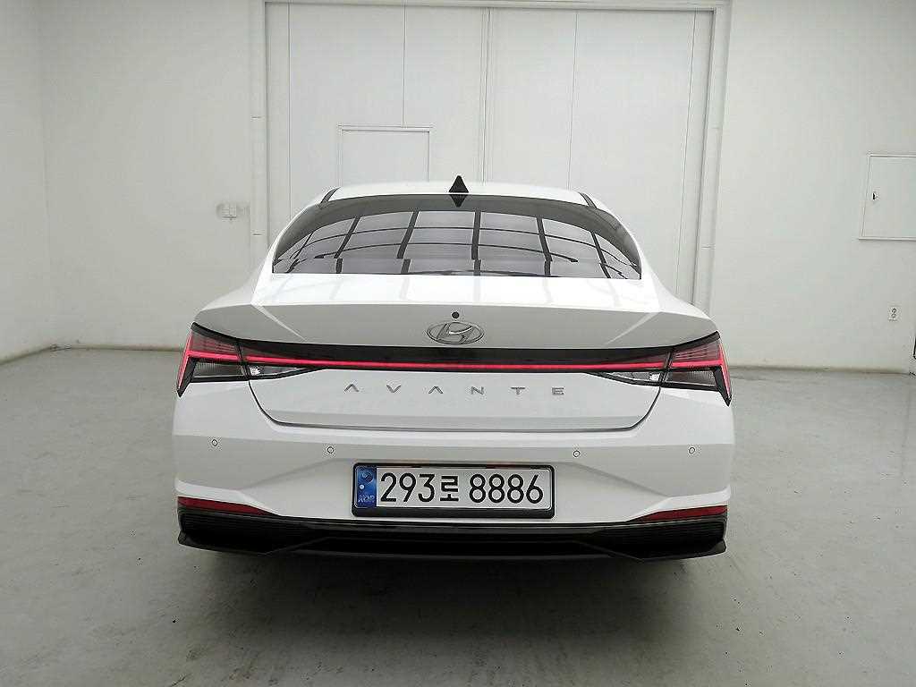 HYUNDAI Avante - Vista 3