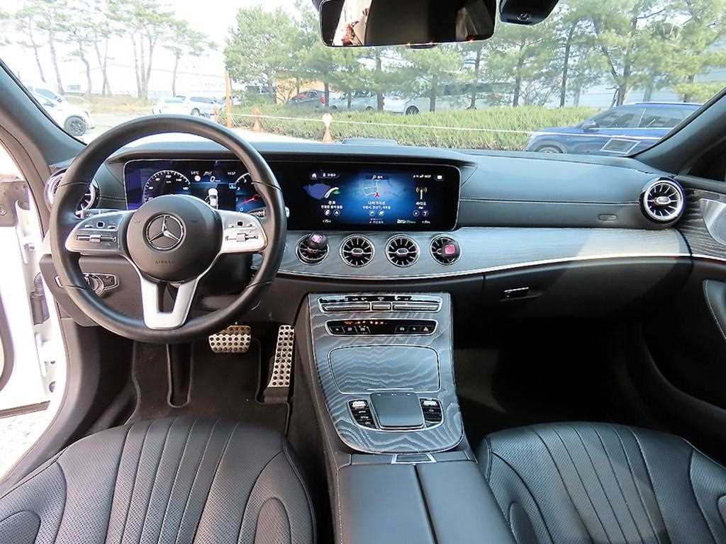 Mercedes Benz CLS Class - Vista 7