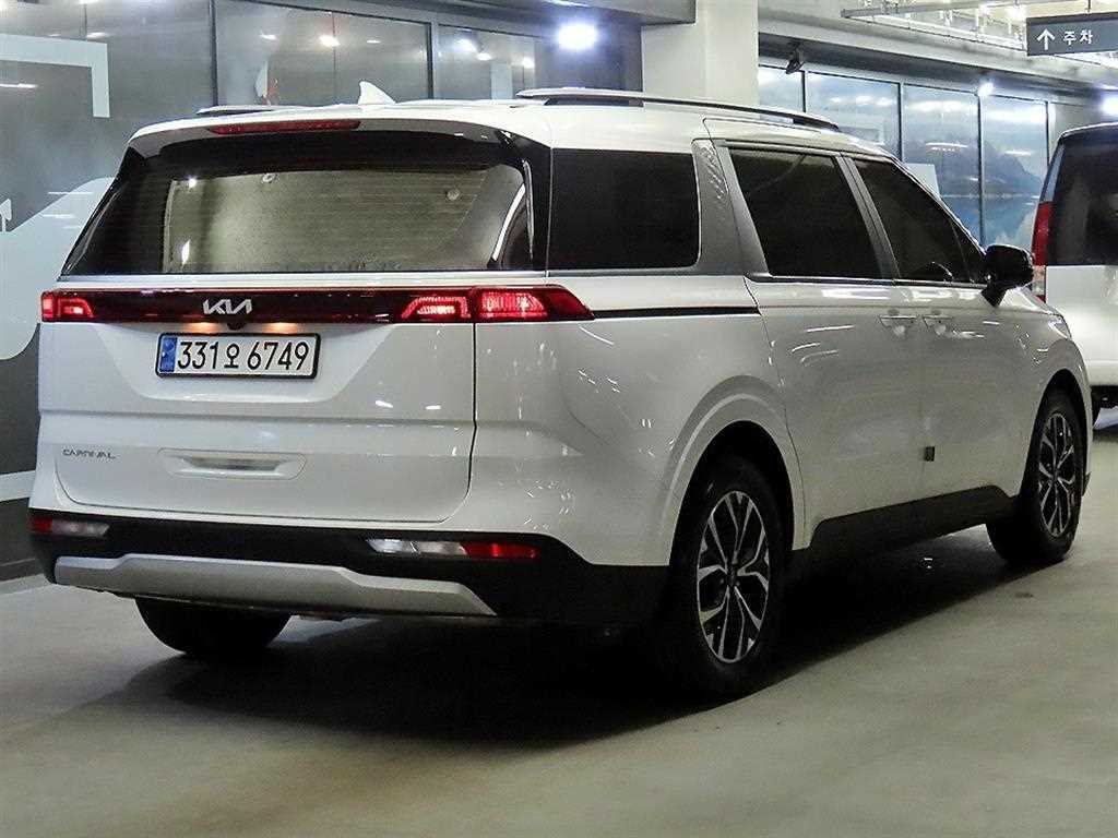KIA Carnival - Vista 4