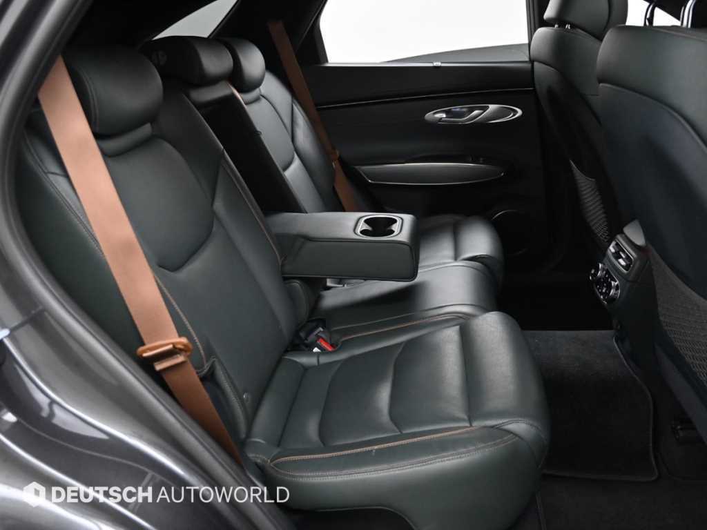 Genesis GV70 - Vista 11