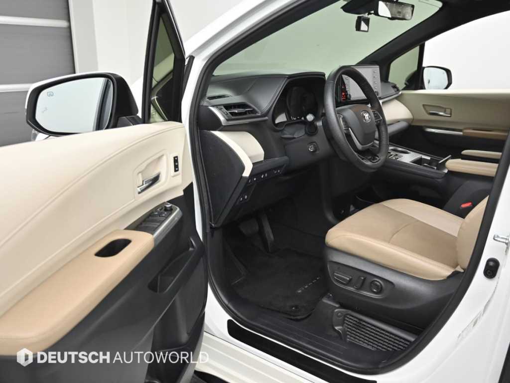 Toyota Siena - Vista 11