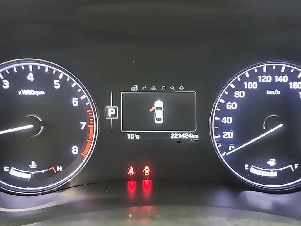 HYUNDAI Genesis - Vista 6