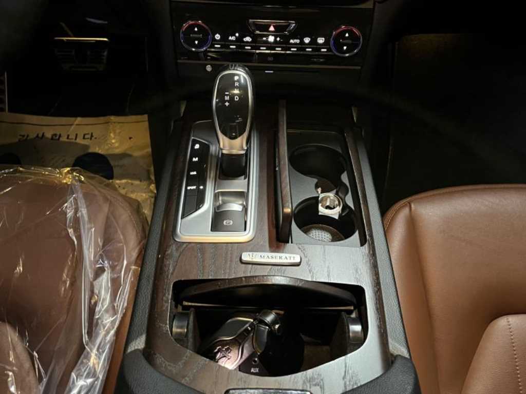 Maserati Ghibli - Vista 12