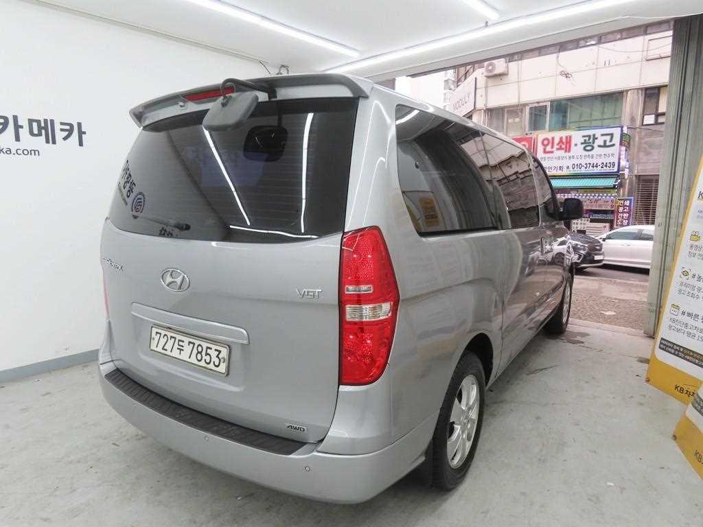 HYUNDAI Starex - Vista 4