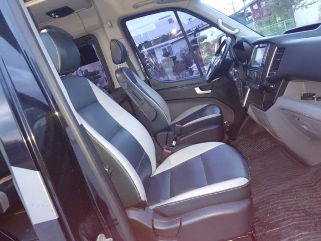 HYUNDAI Solati - Vista 8