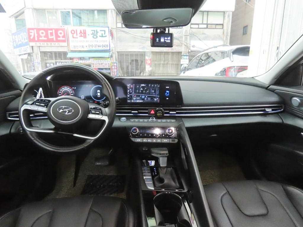 HYUNDAI Avante - Vista 7