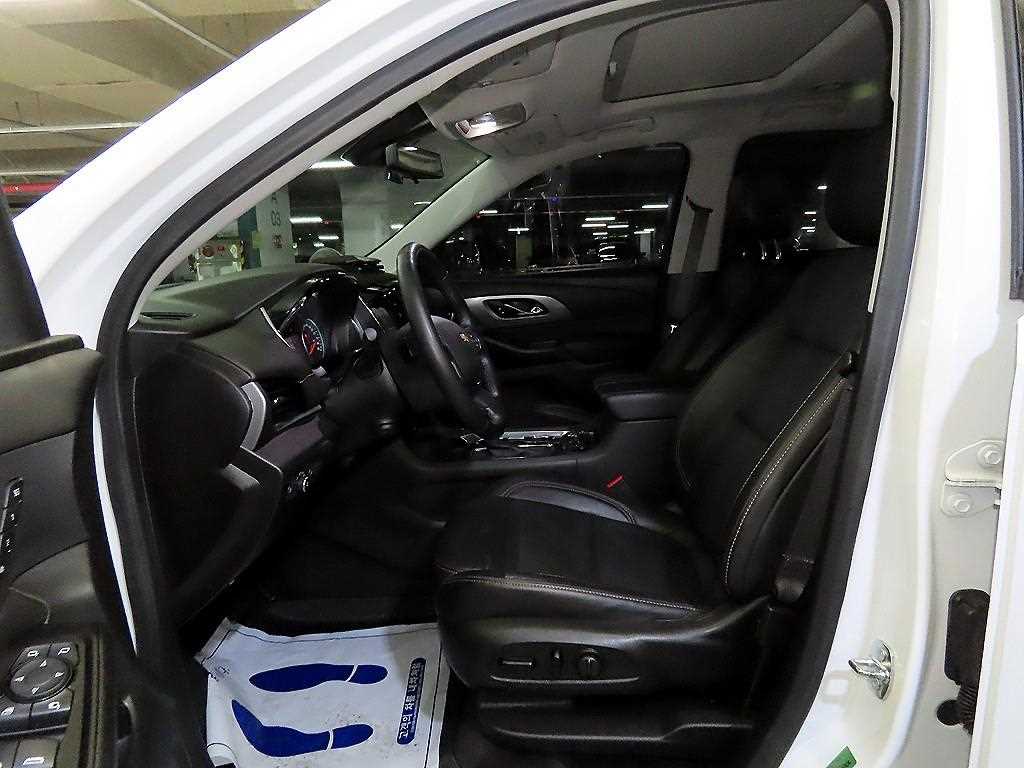 Chevrolet Travers - Vista 6