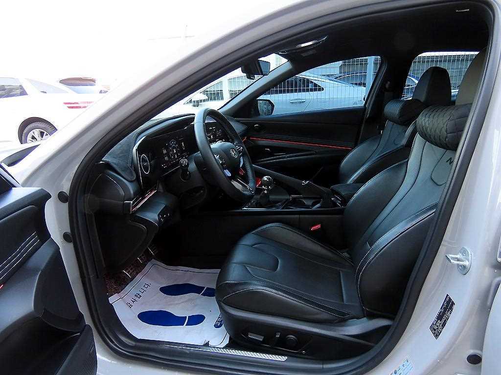 HYUNDAI Avante - Vista 5