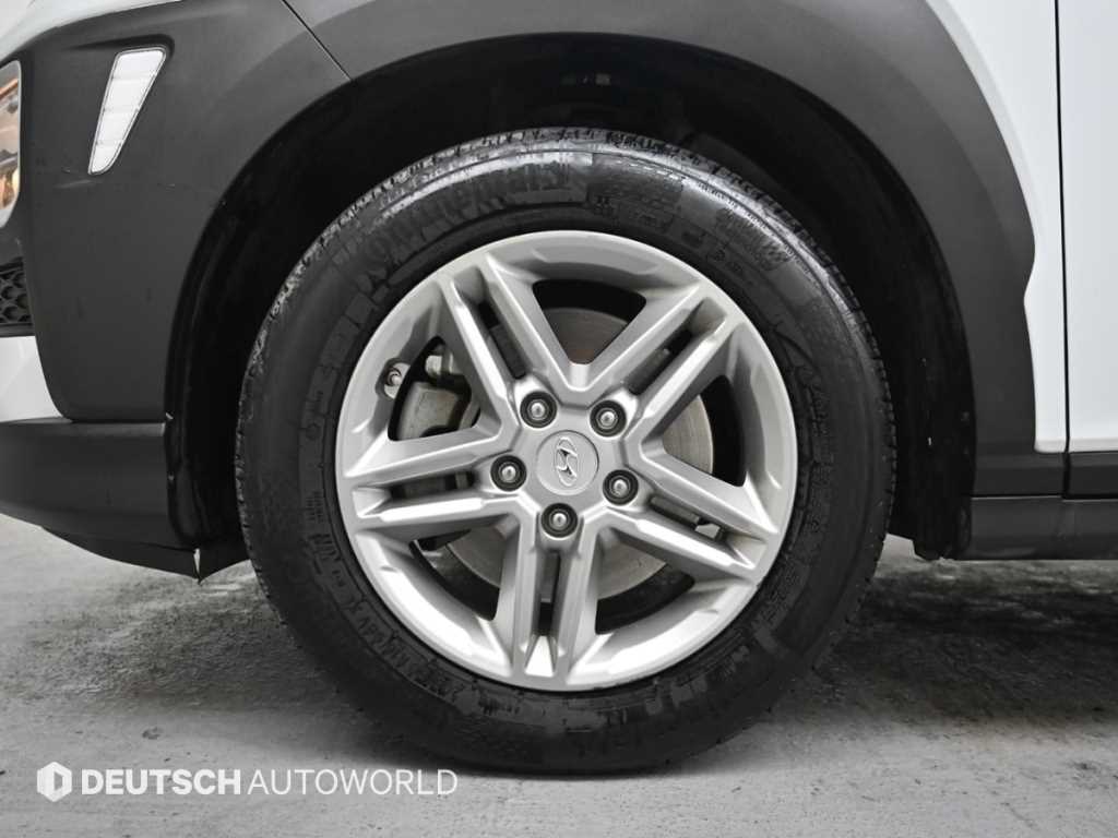 HYUNDAI Kona - Vista 6