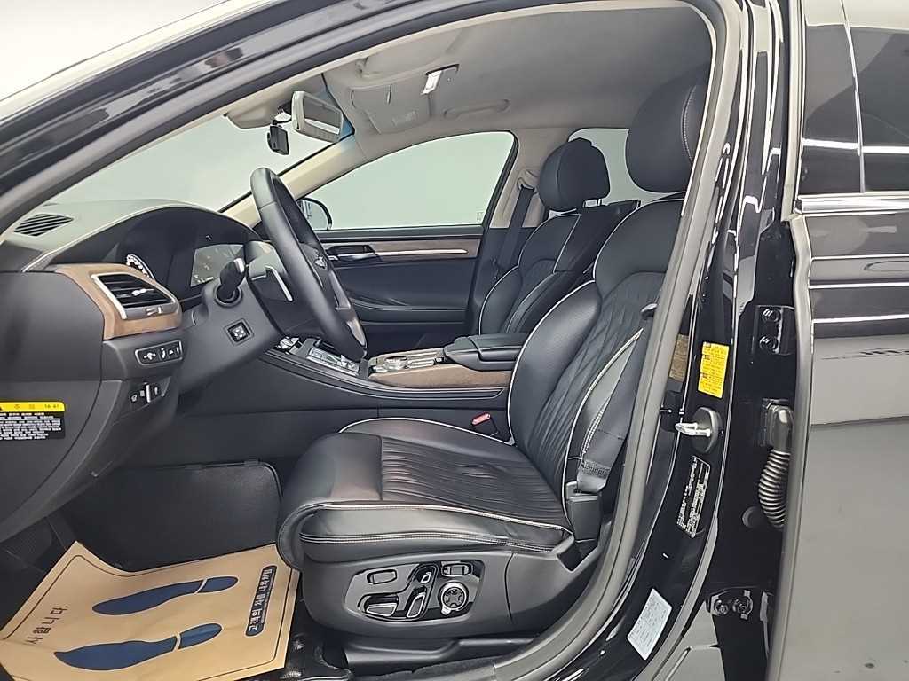 Genesis G90 - Vista 11