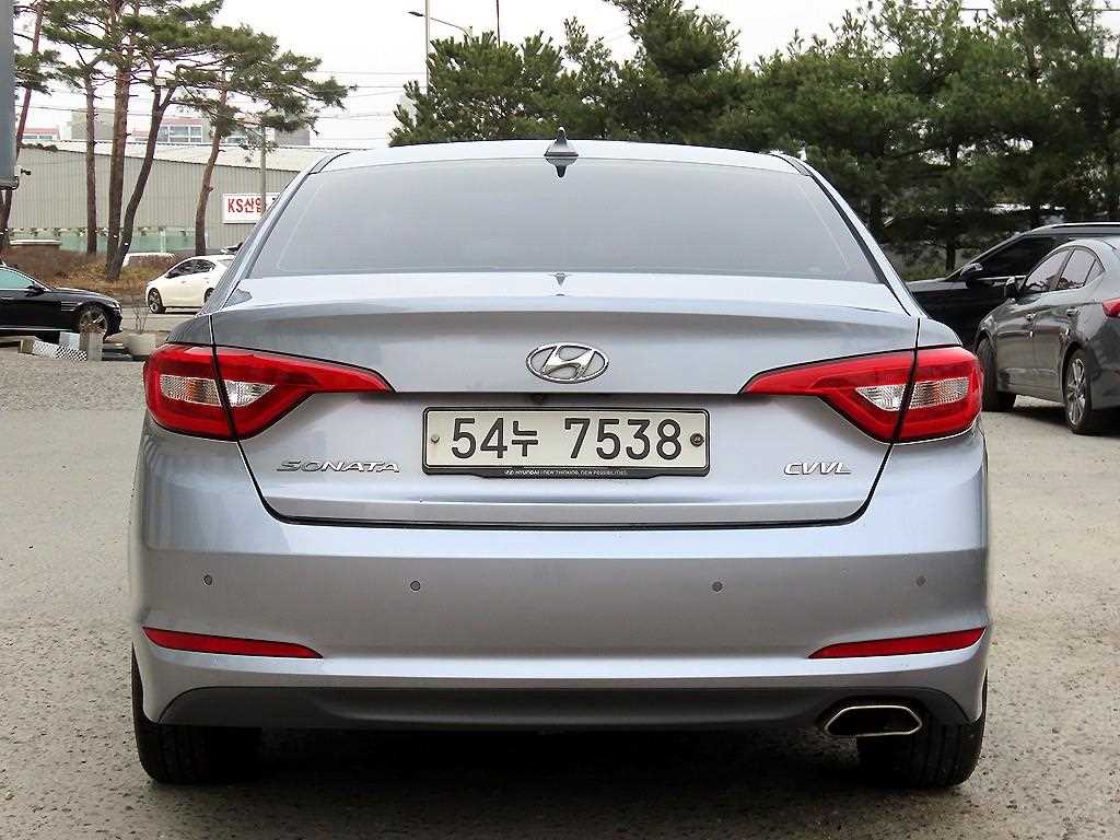 HYUNDAI Sonata - Vista 4