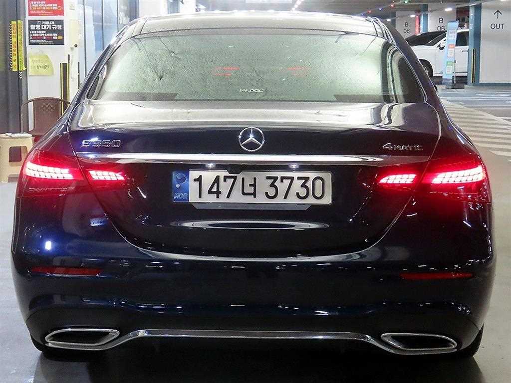 Mercedes Benz E class - Vista 5