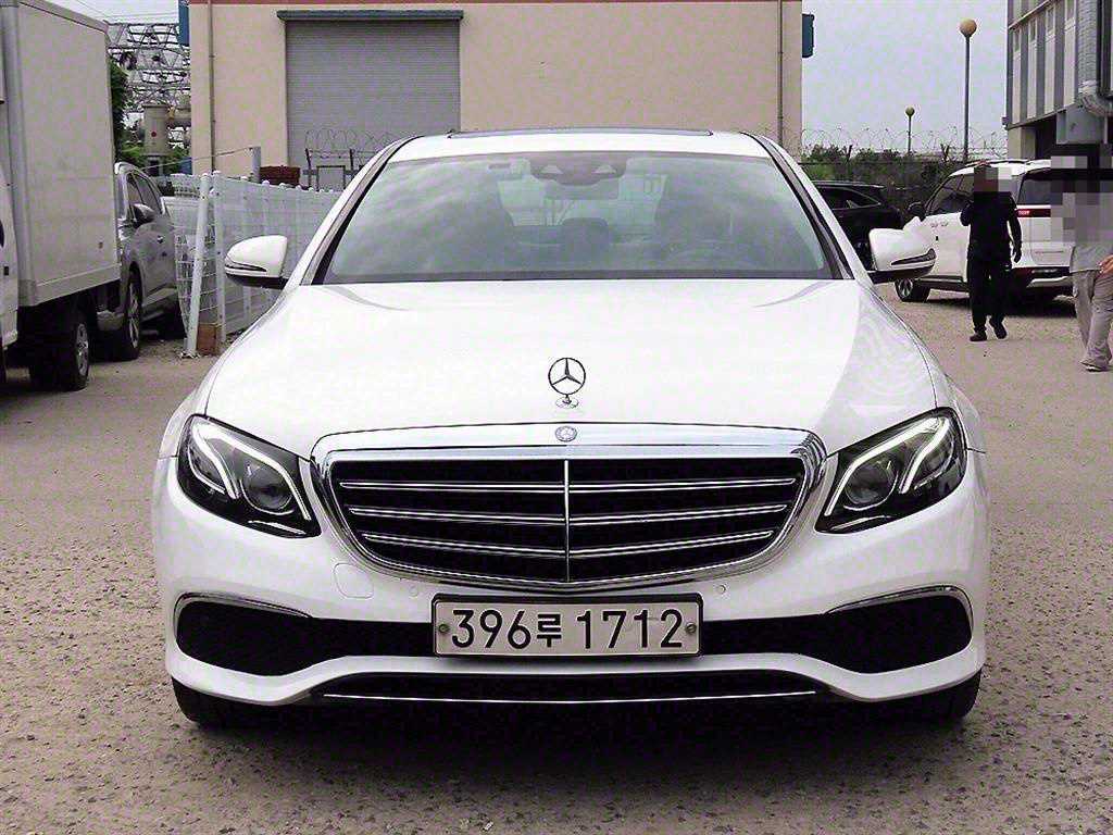 Mercedes Benz E class 2017 Blanco - Importación desde Corea - HF Imports Iquique - Foto 1