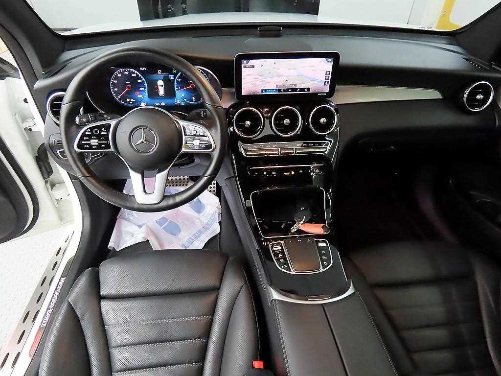 Mercedes Benz GLC Class - Vista 7