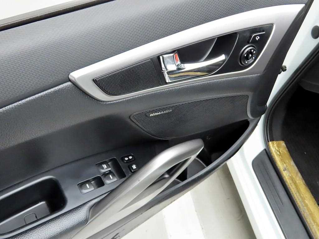 HYUNDAI Veloster 2012 Blanco - Importación desde Corea - HF Imports Iquique - Foto 17