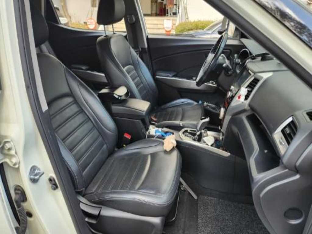 Ssangyong Tivoli - Vista 4