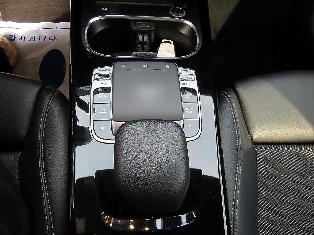 Mercedes Benz A Class 2019 Negro - Importación desde Corea - HF Imports Iquique - Foto 13