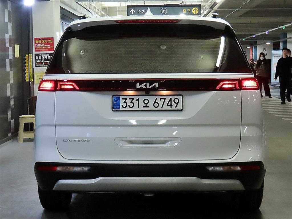 KIA Carnival - Vista 5