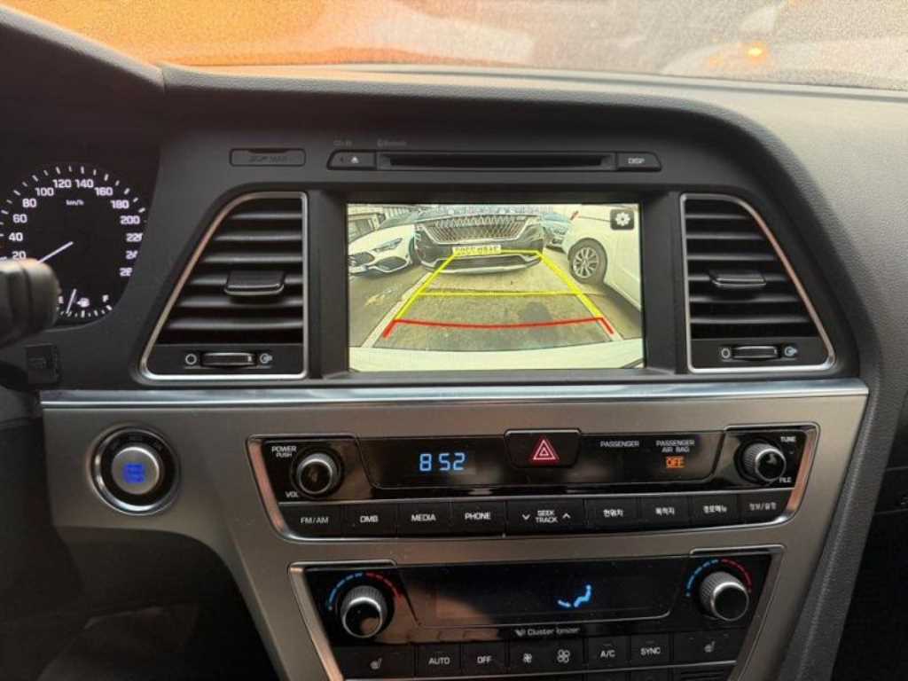 HYUNDAI Sonata - Vista 12