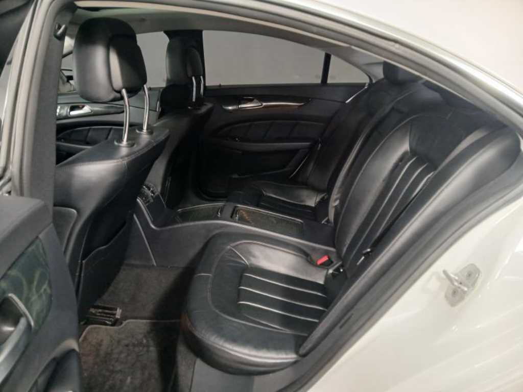 Mercedes Benz CLS Class - Vista 7
