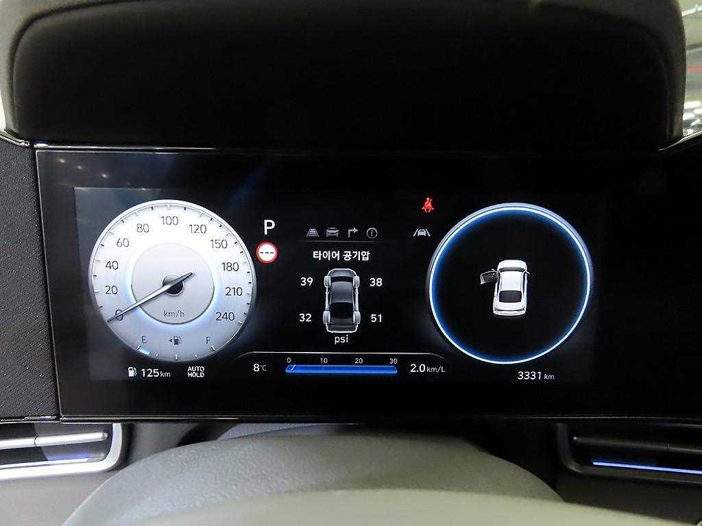 HYUNDAI Avante - Vista 9