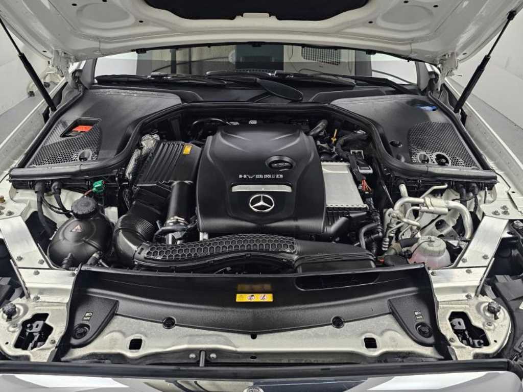 Mercedes Benz E class - Vista 6