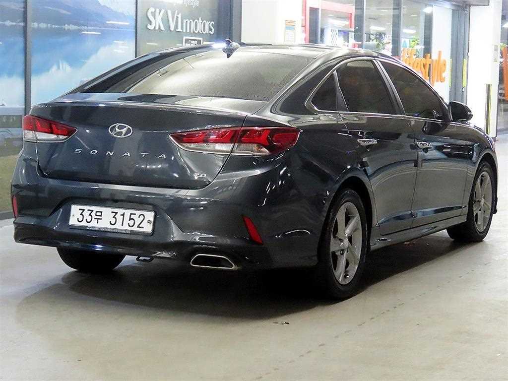 HYUNDAI Sonata - Vista 4