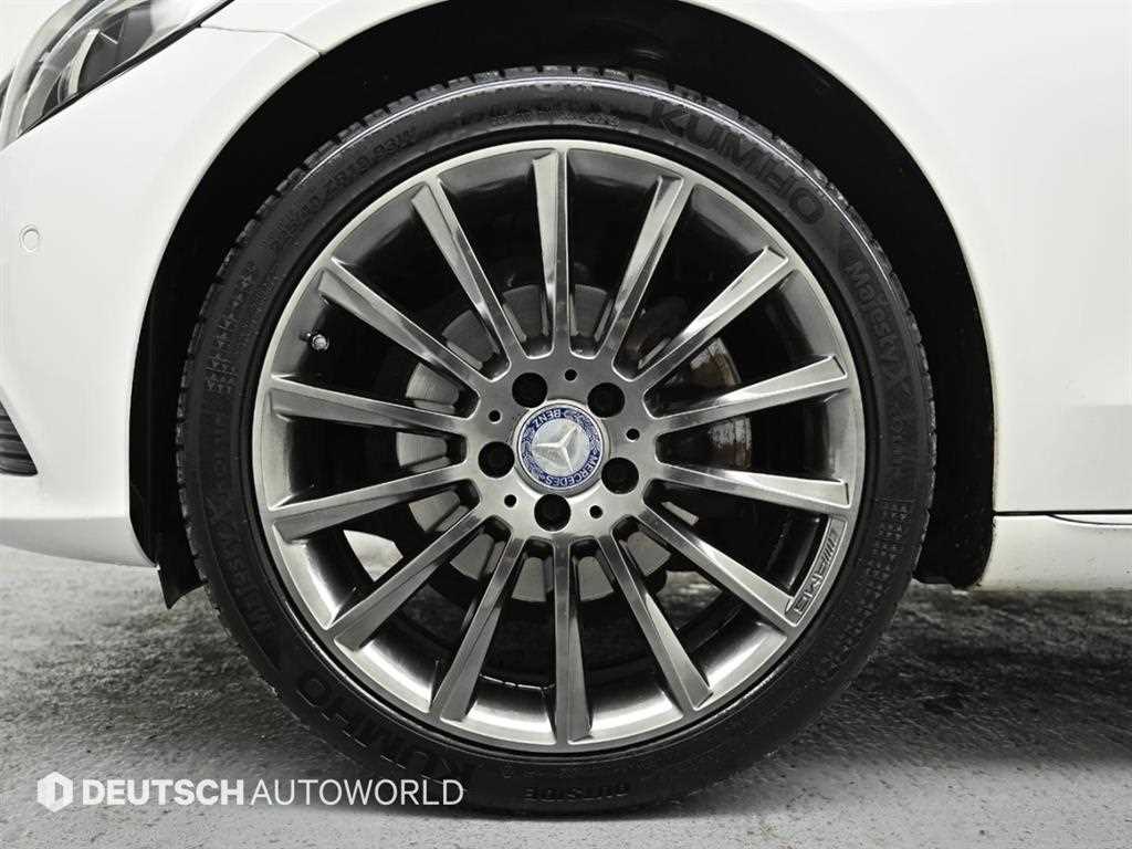 Mercedes Benz C Class - Vista 5