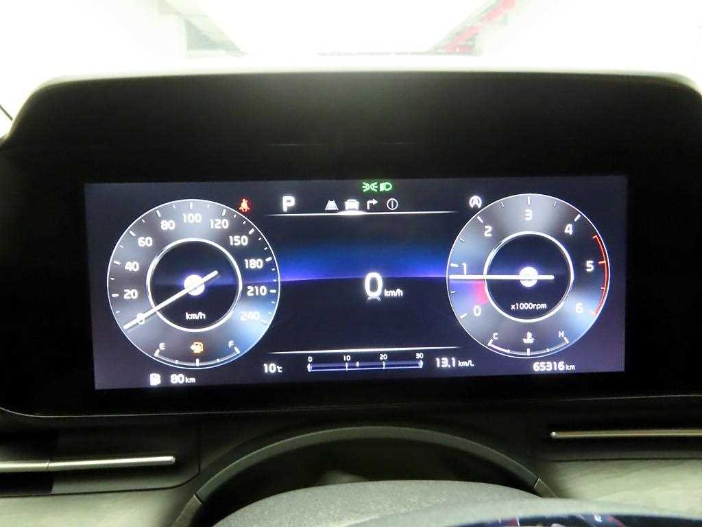 KIA Carnival - Vista 5