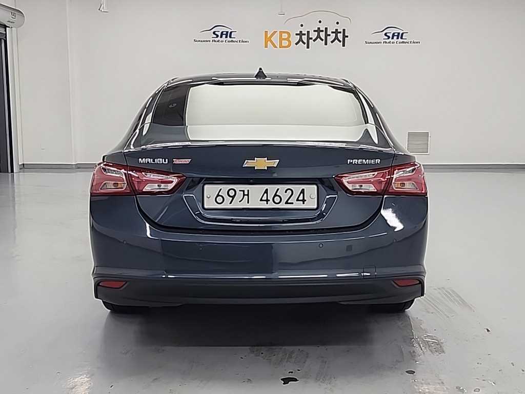 Chevrolet Malibu - Vista 3