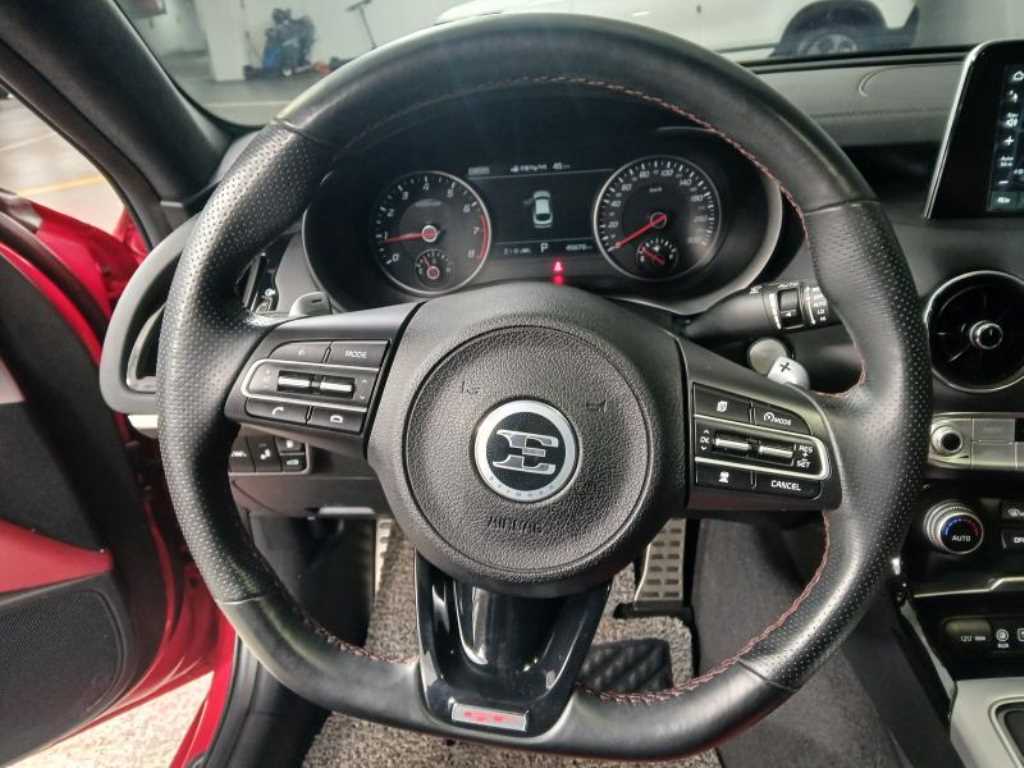 KIA Stinger - Vista 8