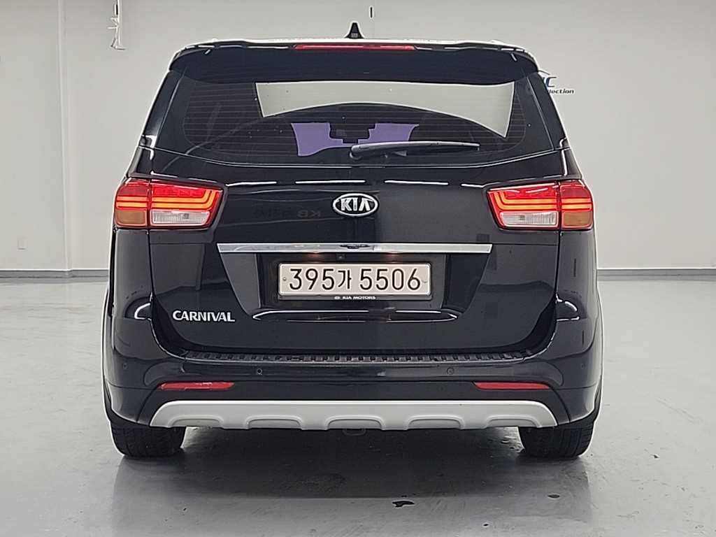 KIA Carnival - Vista 3