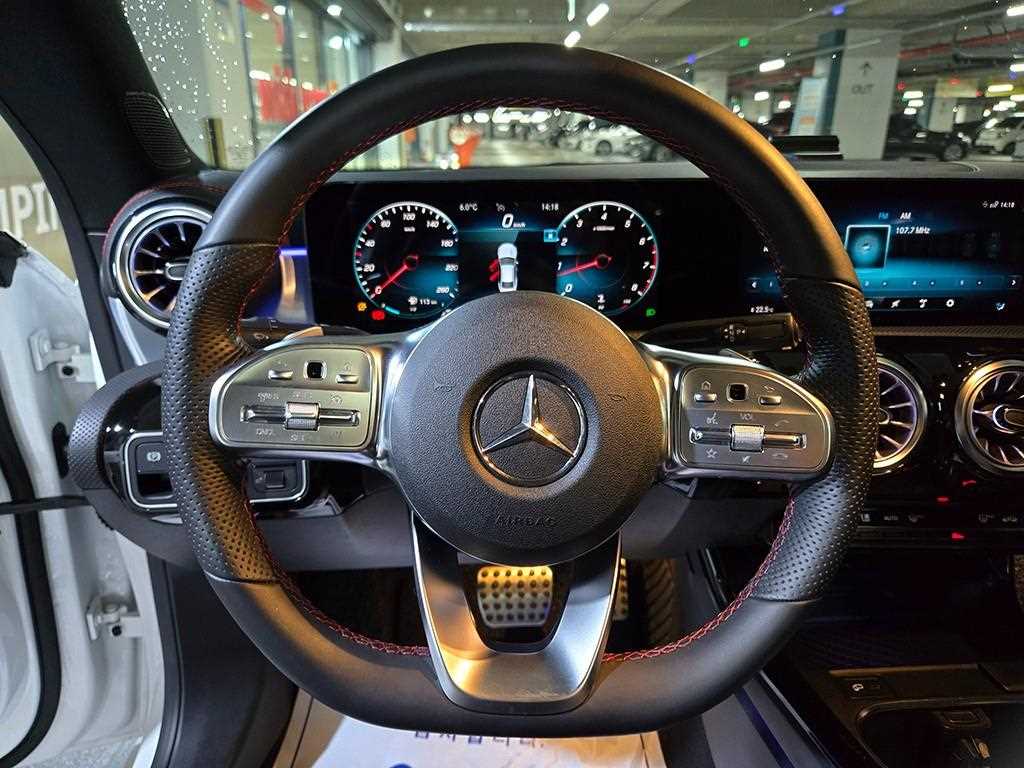 Mercedes Benz CLA Class - Vista 8