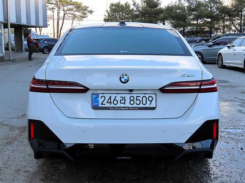 BMW 5 Series - Vista 4