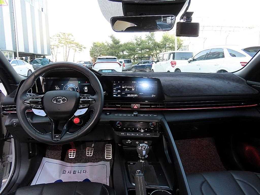 HYUNDAI Avante - Vista 7