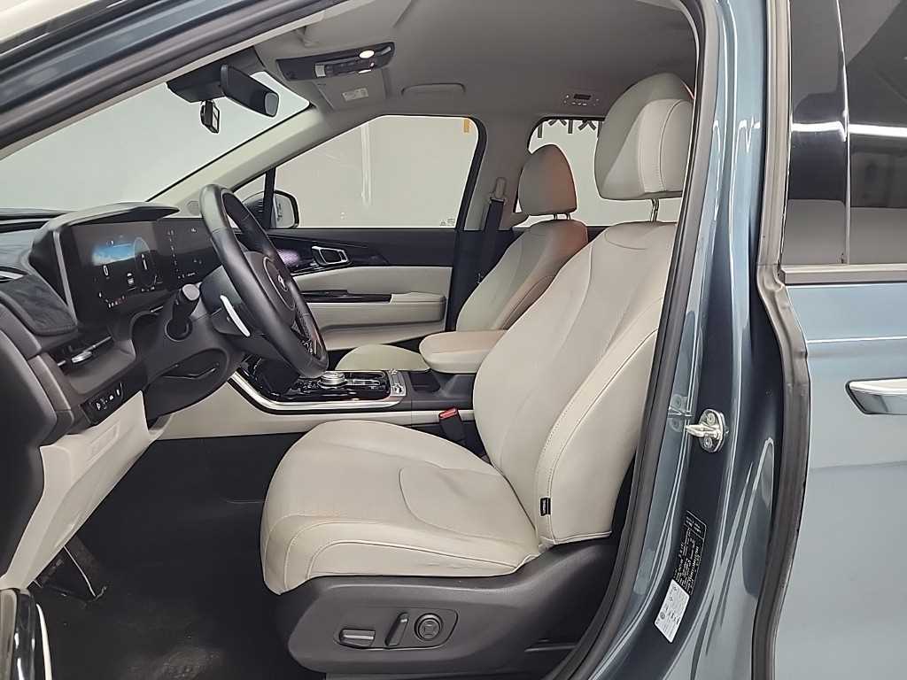KIA Carnival - Vista 11