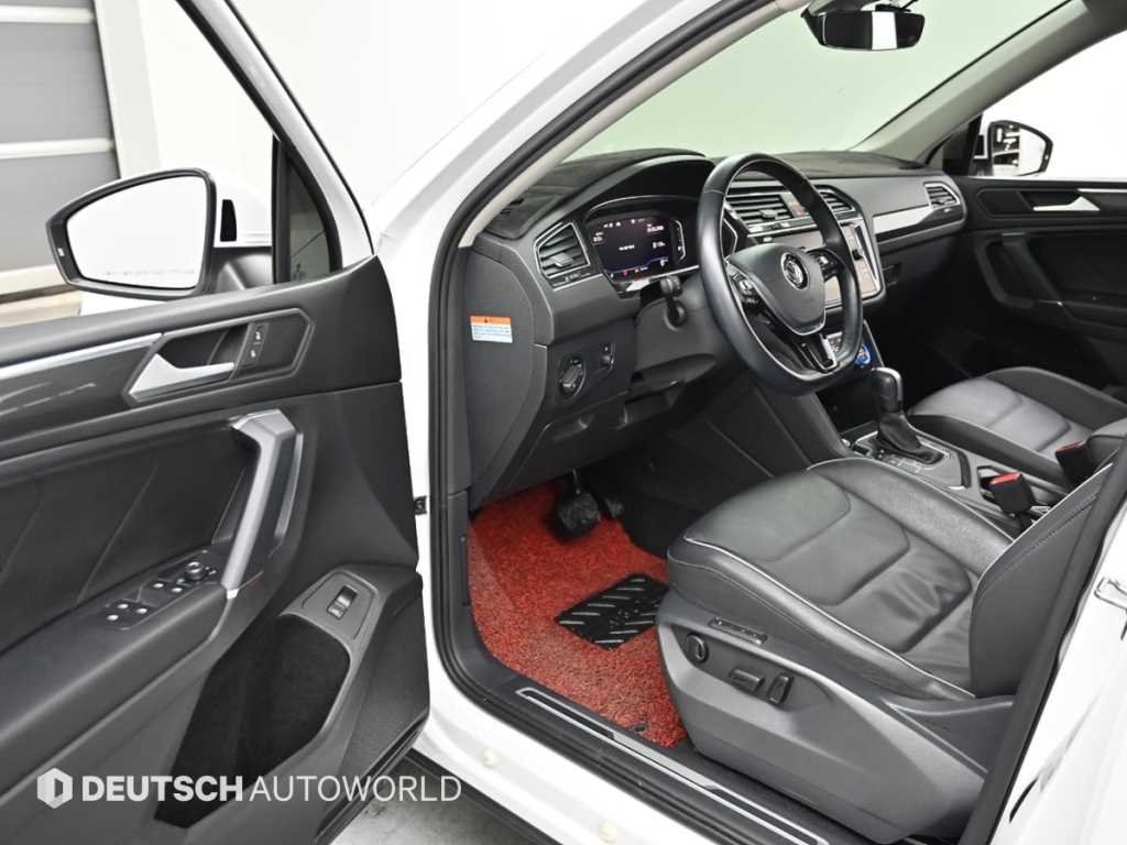 Volkswagen Tiguan - Vista 11