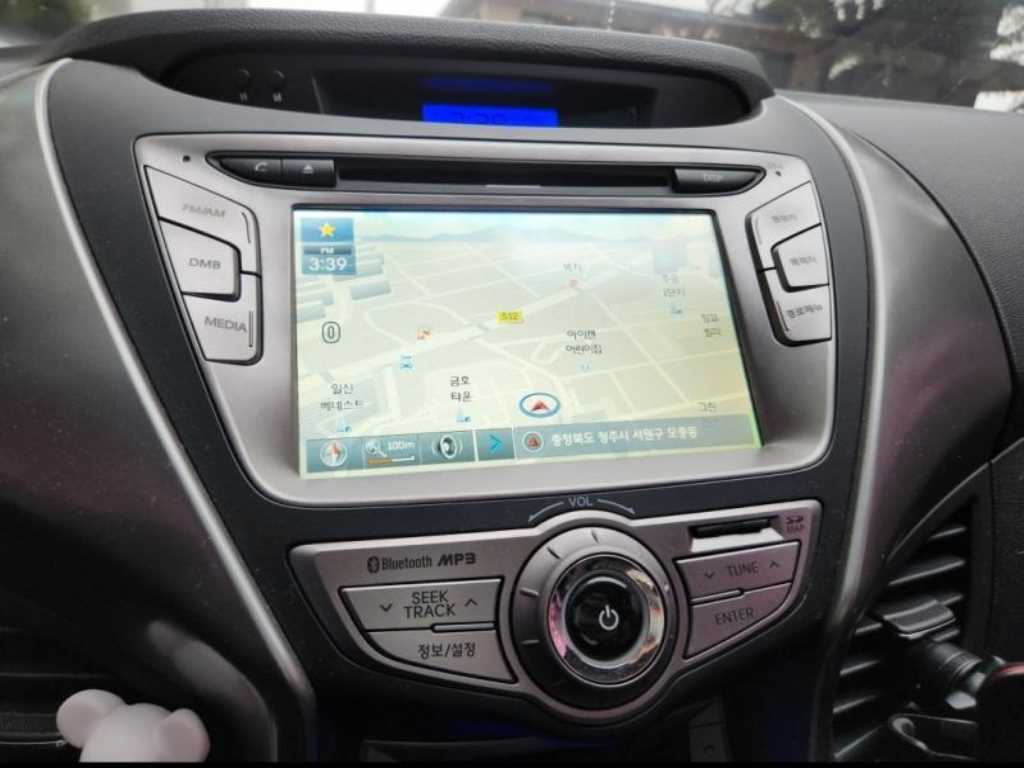 HYUNDAI Avante - Vista 12