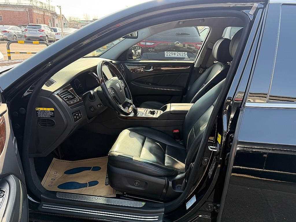 HYUNDAI Equus - Vista 6