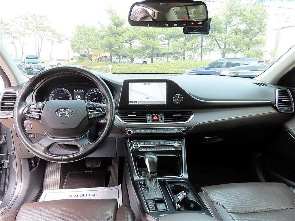 HYUNDAI Grandeur - Vista 7