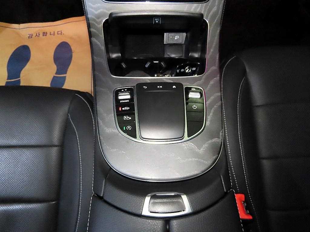 Mercedes Benz E class - Vista 12