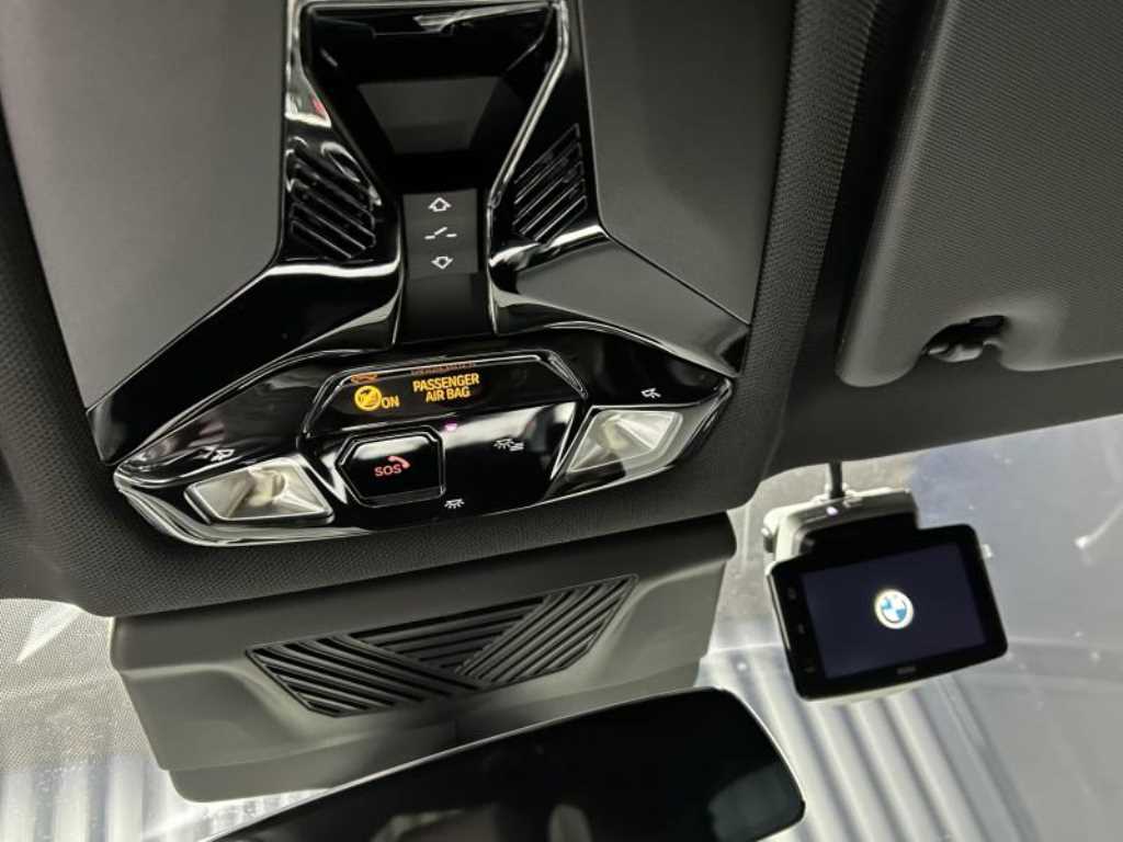 BMW iX1 2024 - Importación desde Corea - HF Imports Iquique - Foto 13